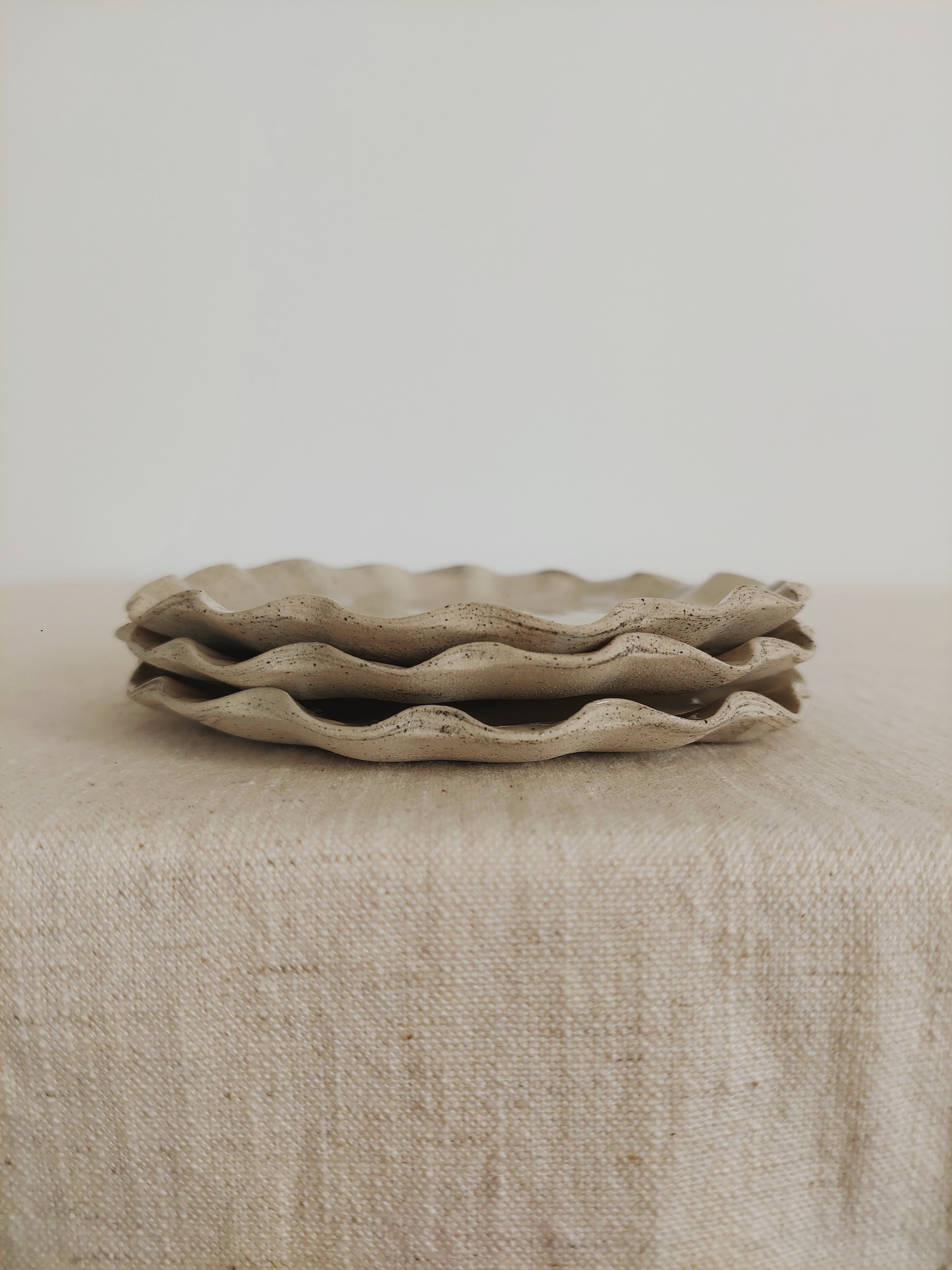 Assiette dentelle façonnée à Visé - Lehe Ceramics Atelier à Visé