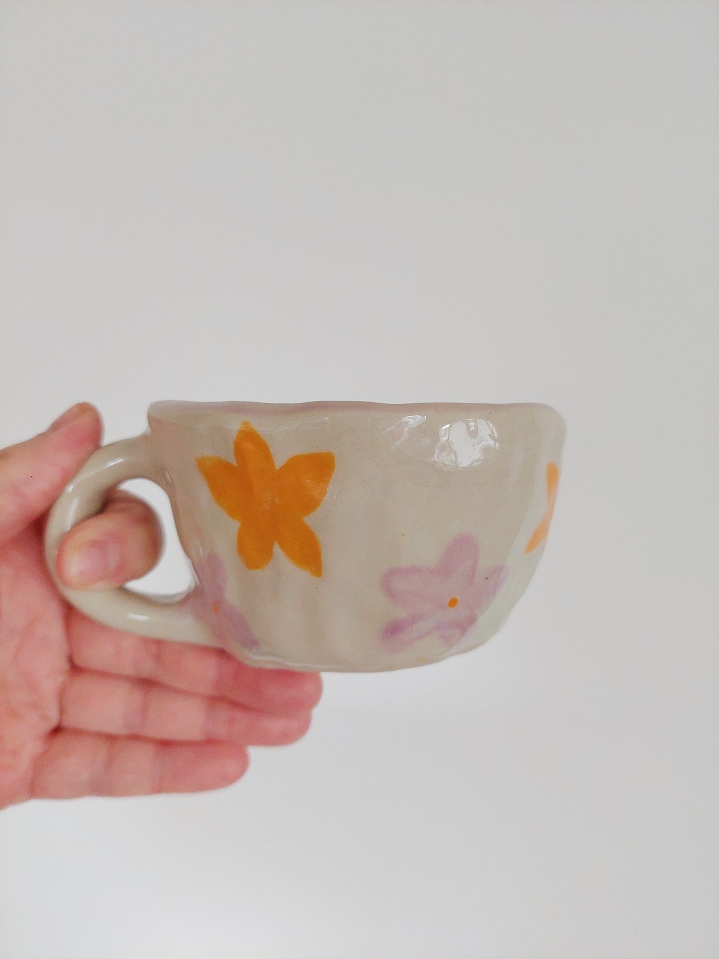SECONDS / Pinched mug