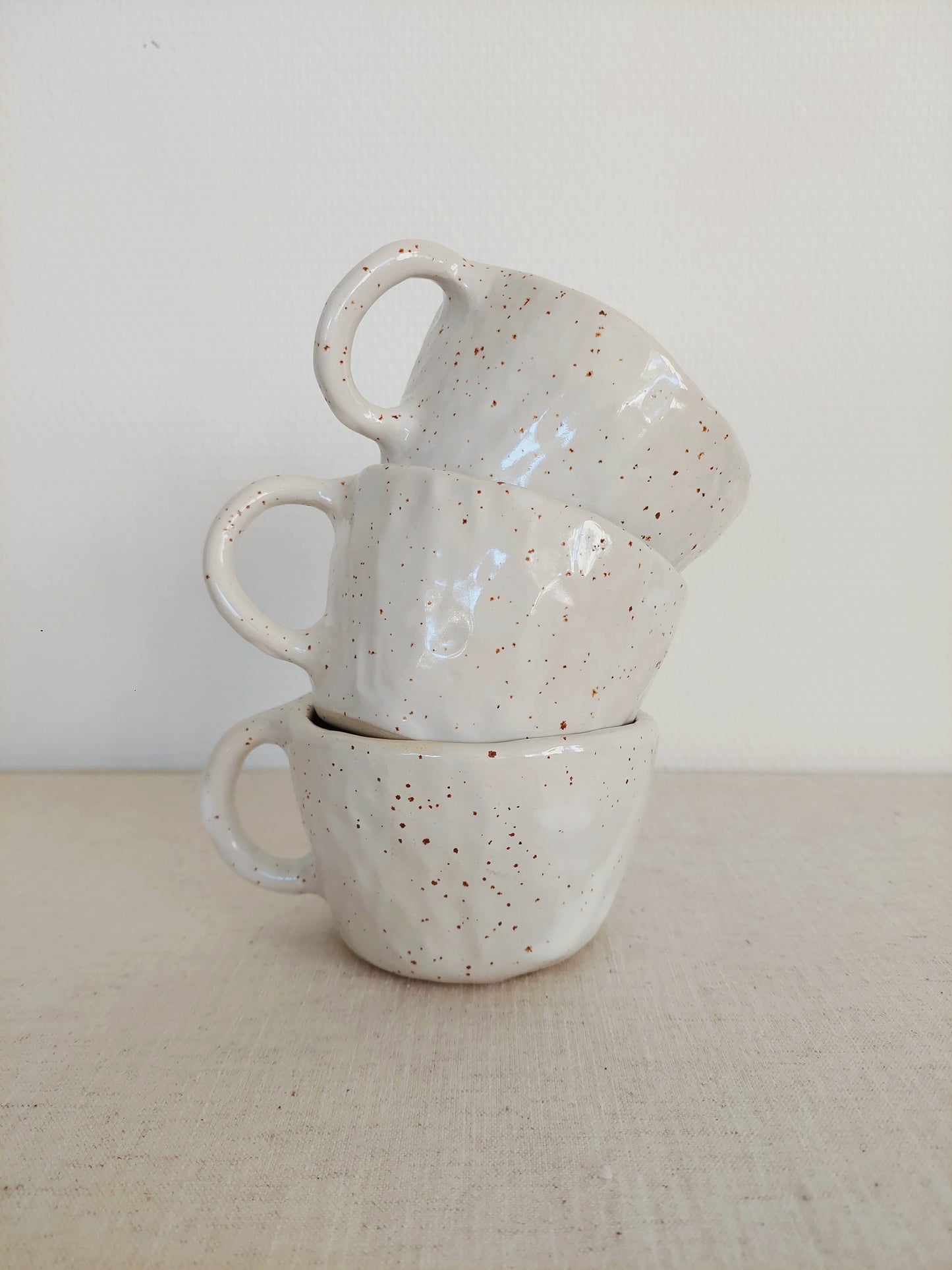 SECONDS / Pinched mug
