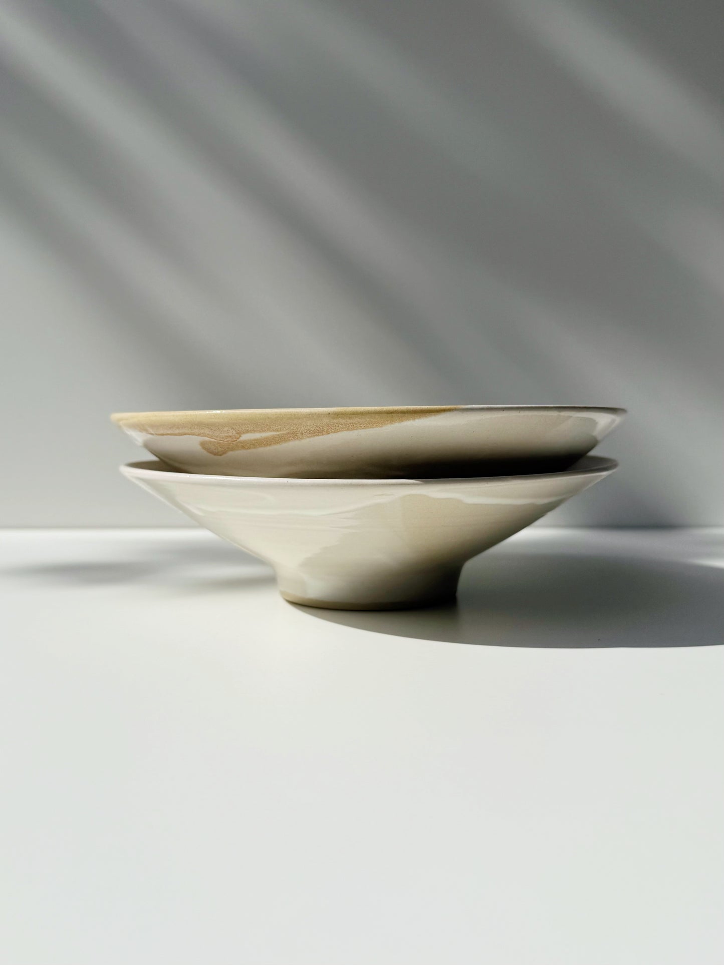 Set de 2 assiettes creuses tournées