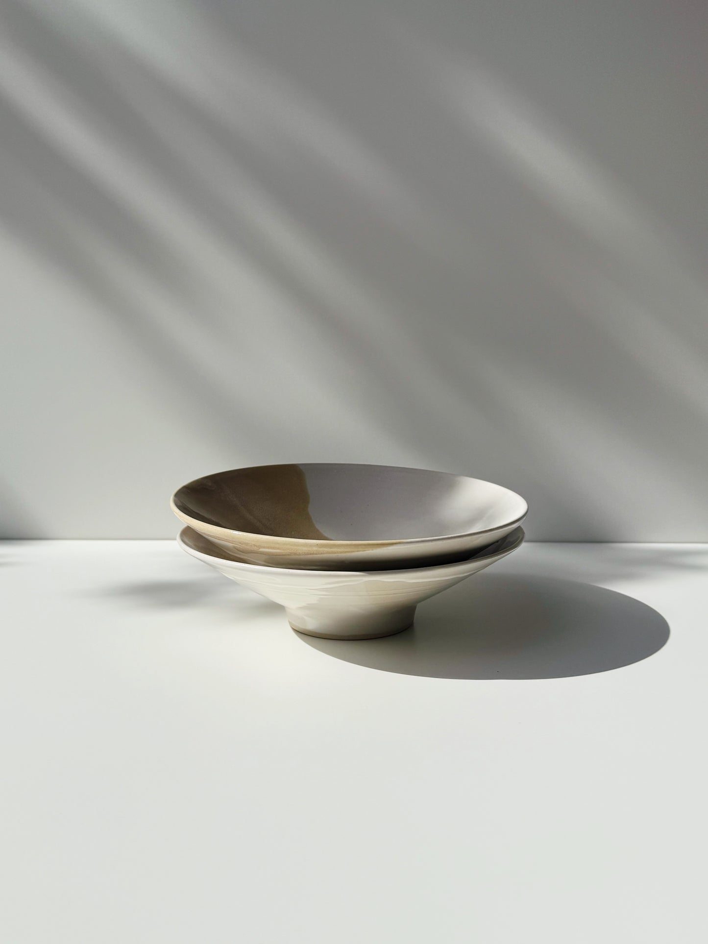 Set de 2 assiettes creuses tournées