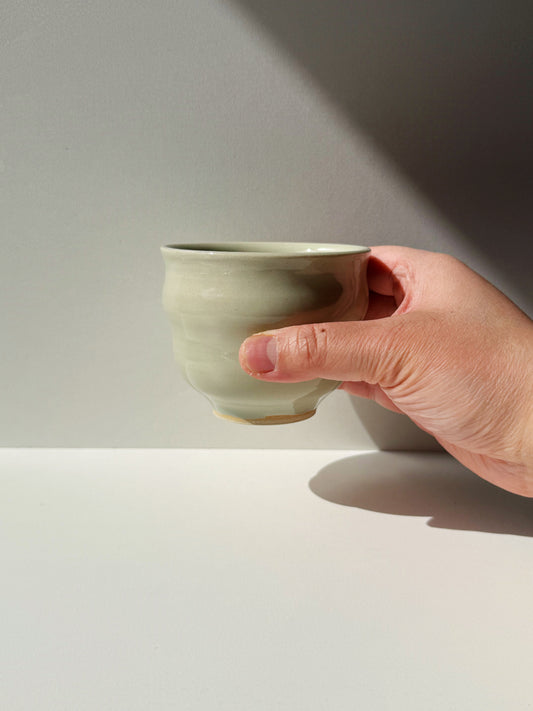 Tasse Wobbly - Celadon